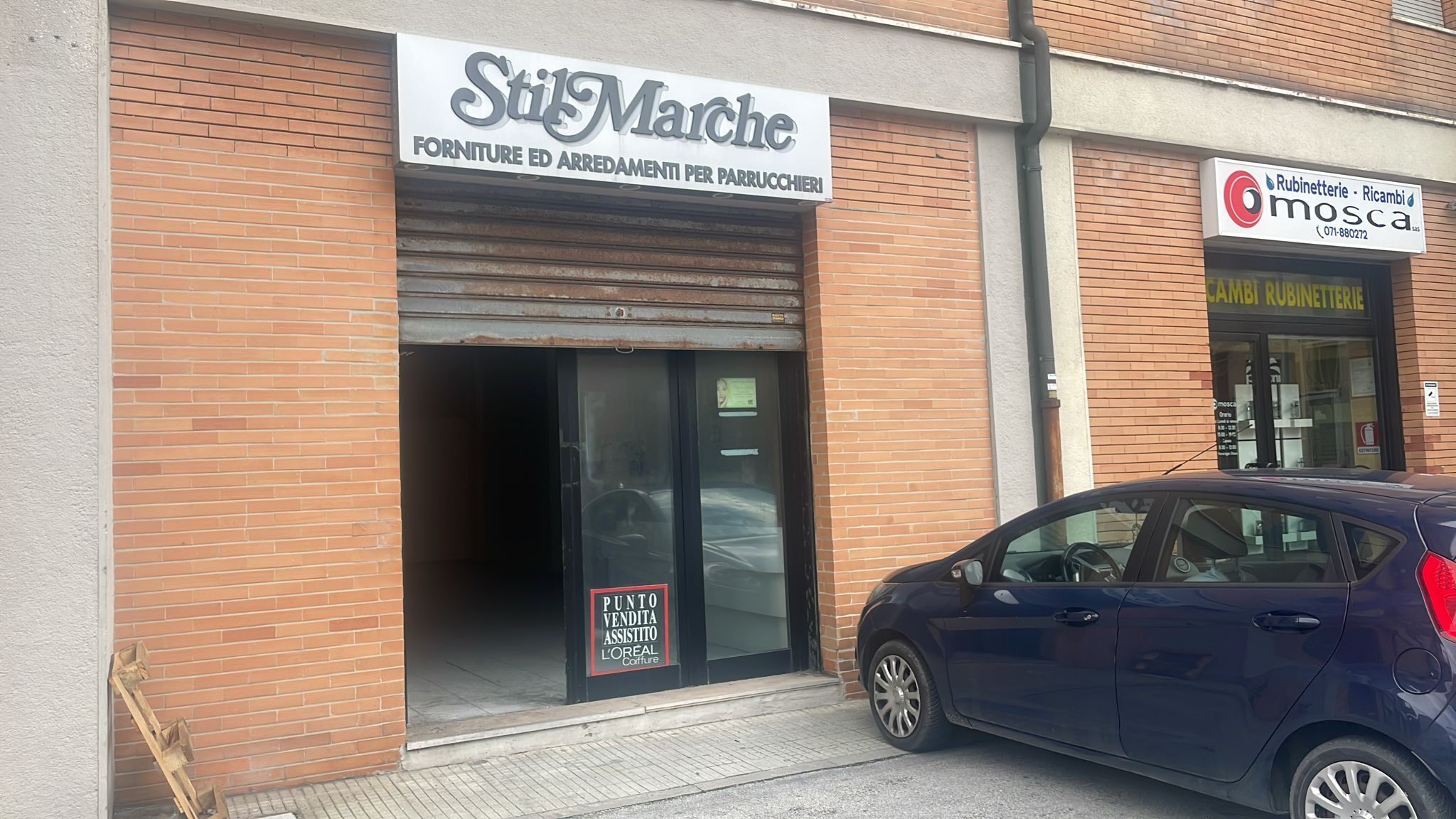 Locale commerciale in vendita in via conca, Ancona