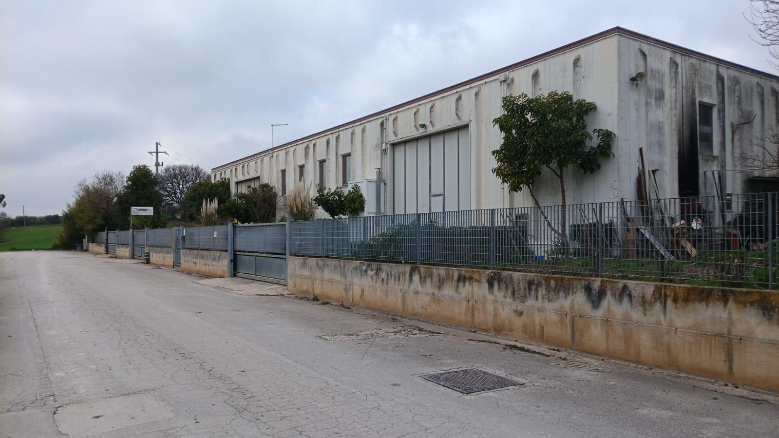 Capannone in vendita, Sirolo coppo