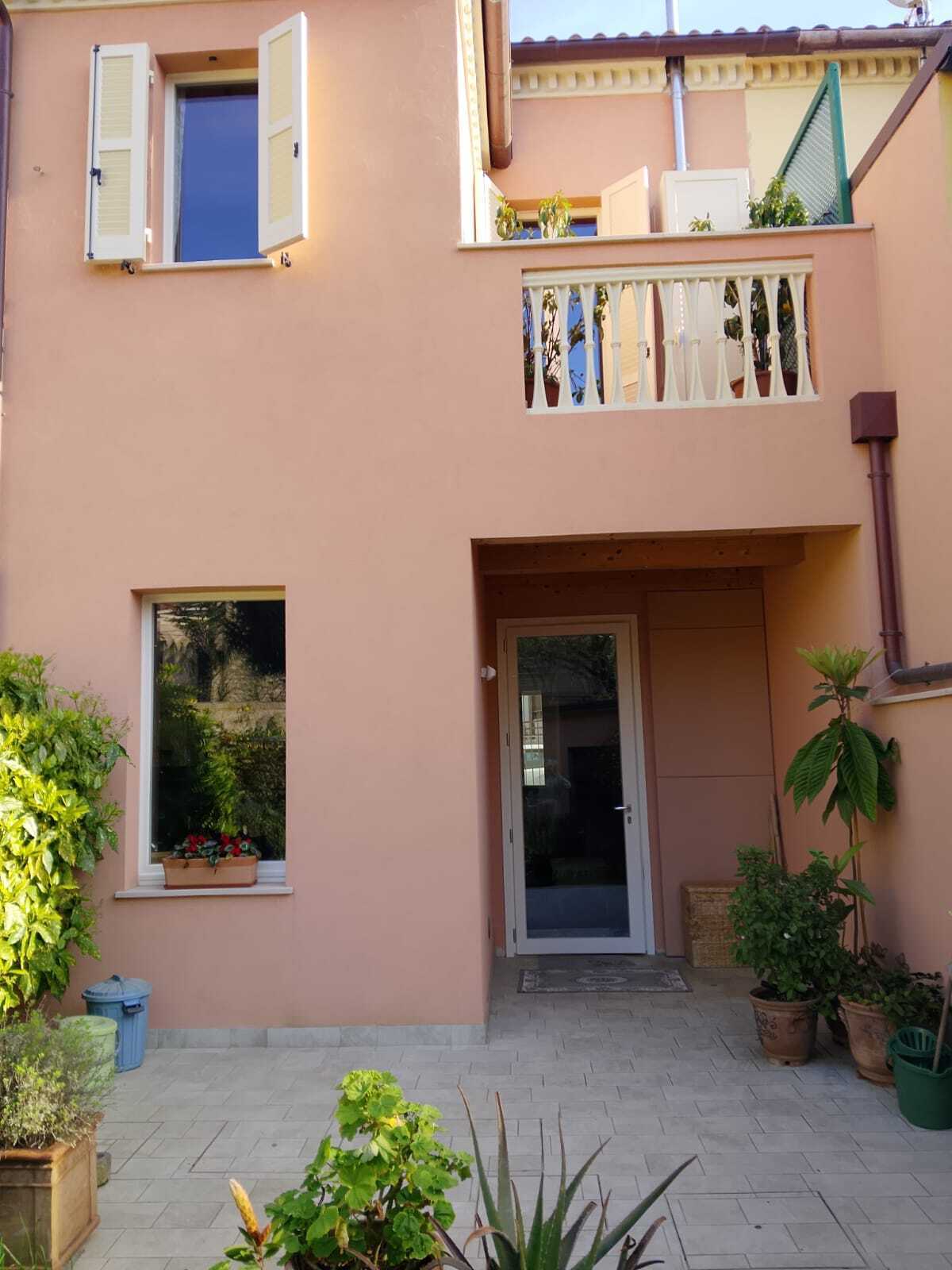 Casa indipendente con giardino in via iv novembre, Fano