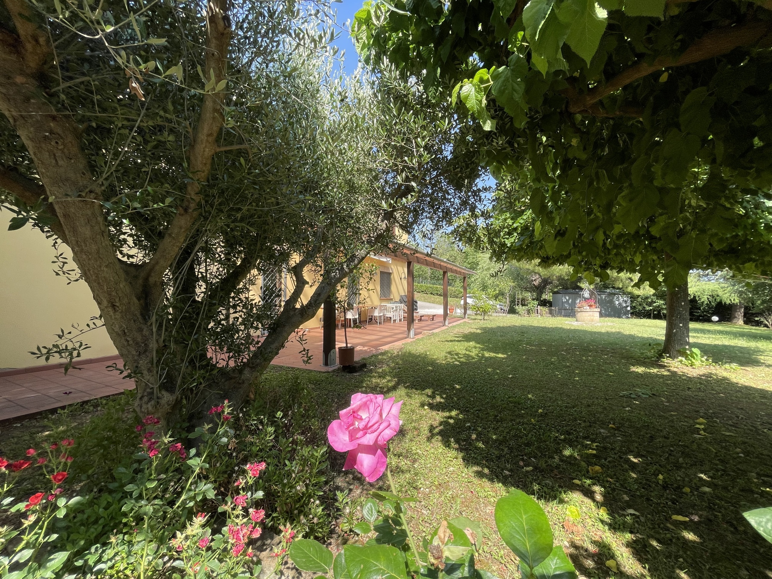Rustico con giardino in offagna, Offagna