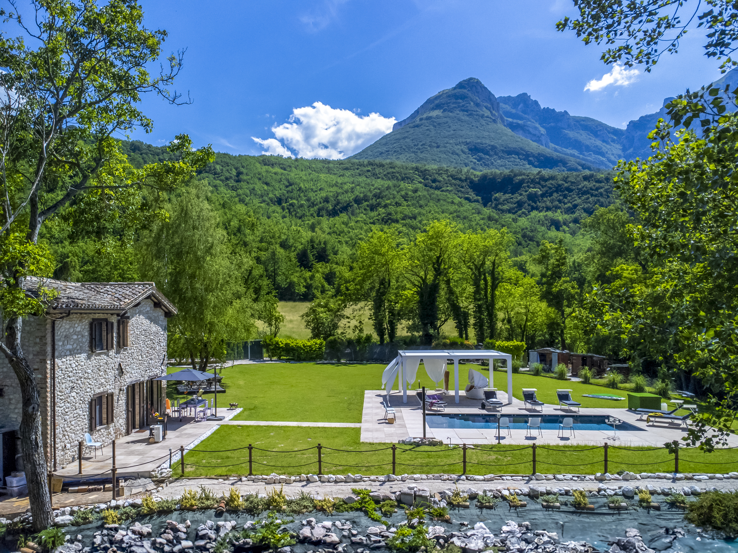 Casa indipendente con giardino in contrada terro, Sarnano