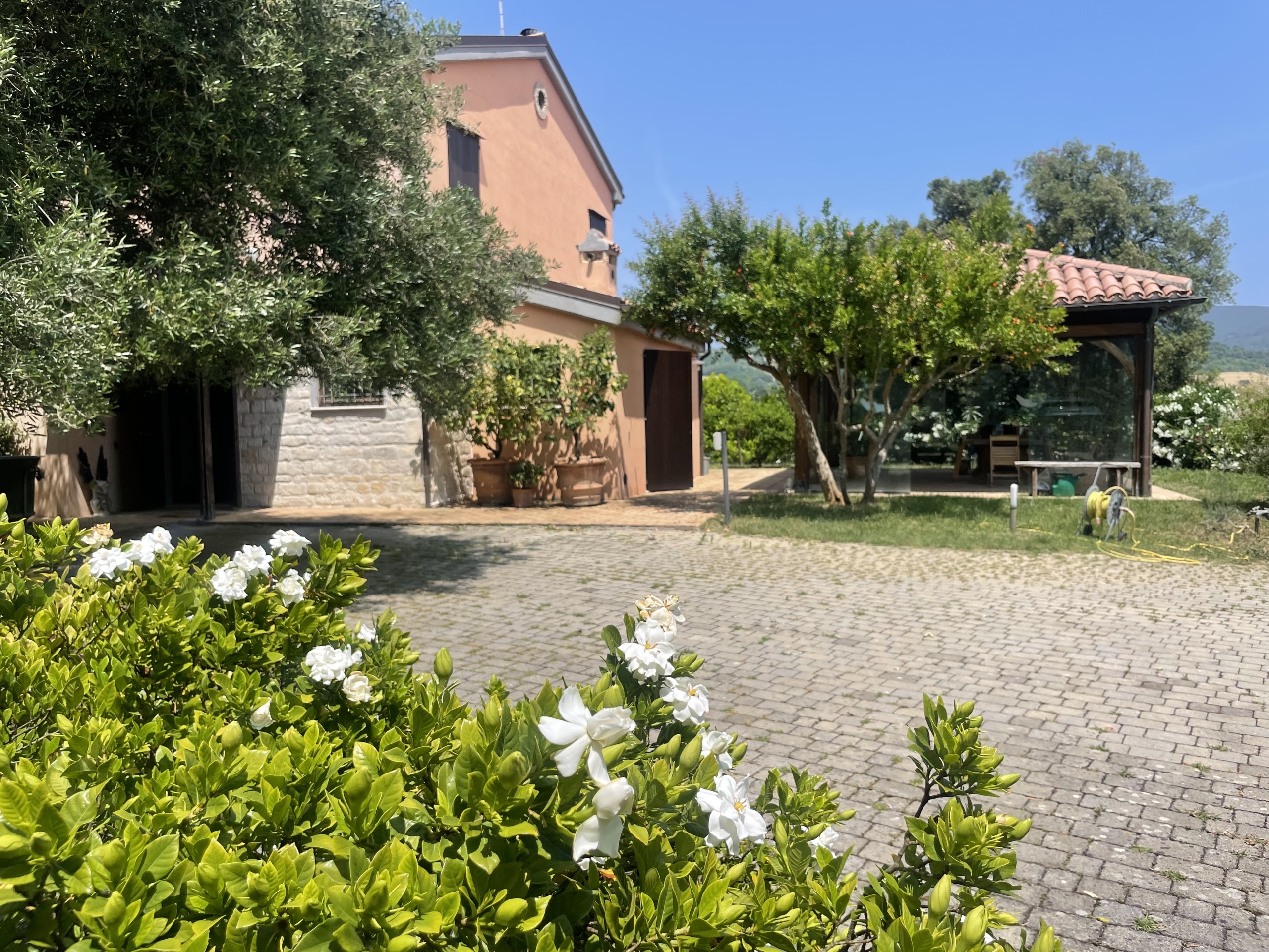Villa con giardino in coppo, Sirolo