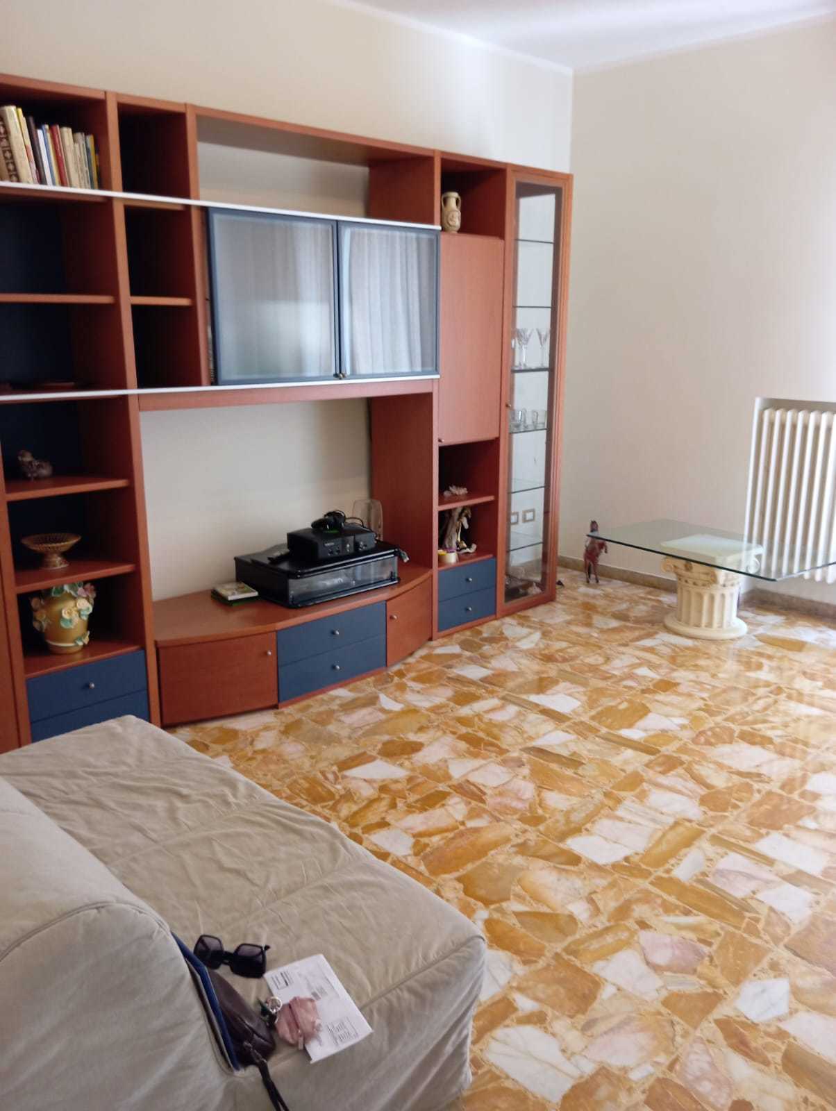 Quadrilocale da ristrutturare in via cingoli 7, Ancona