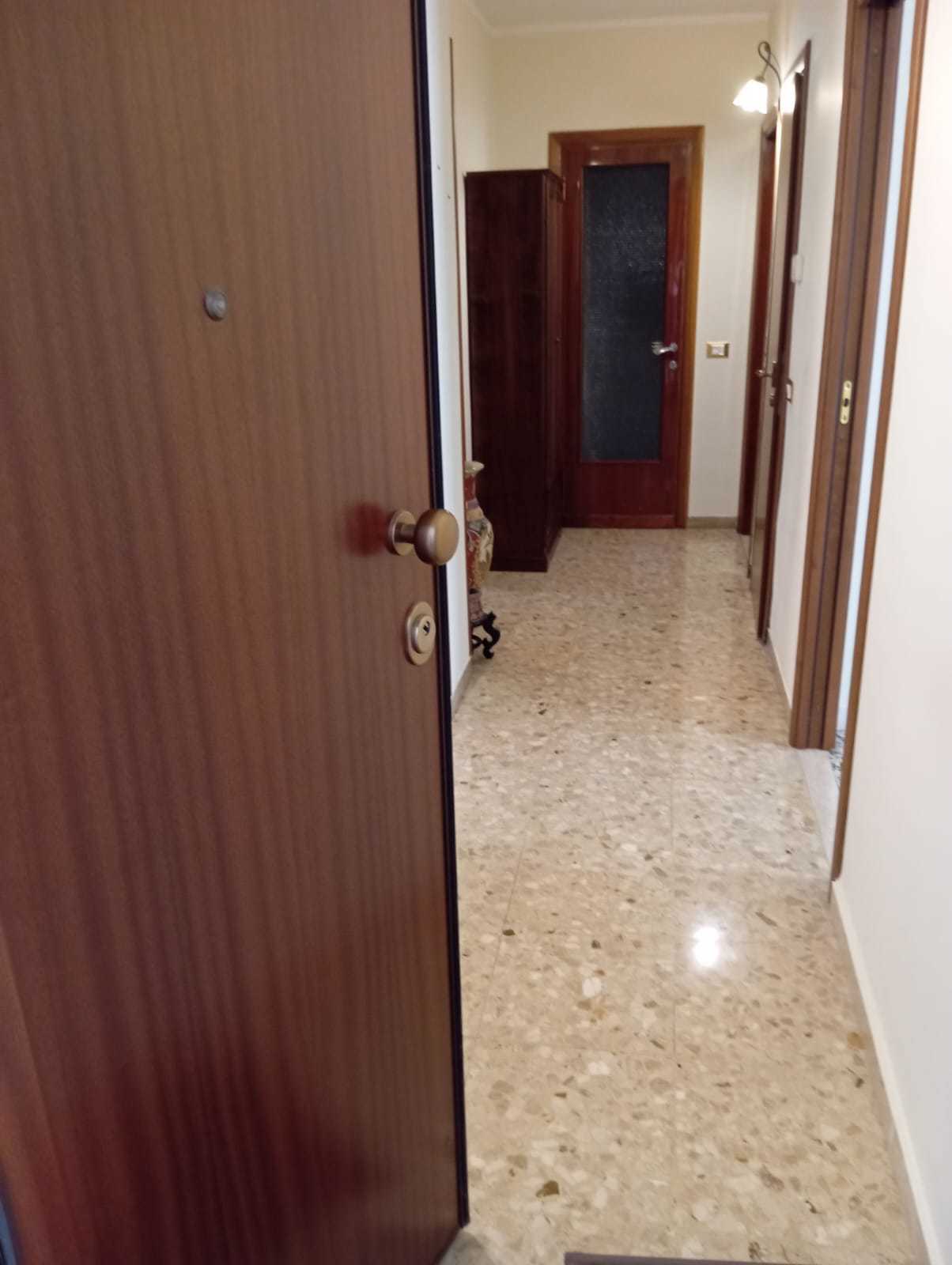 Quadrilocale da ristrutturare in via cingoli 7, Ancona