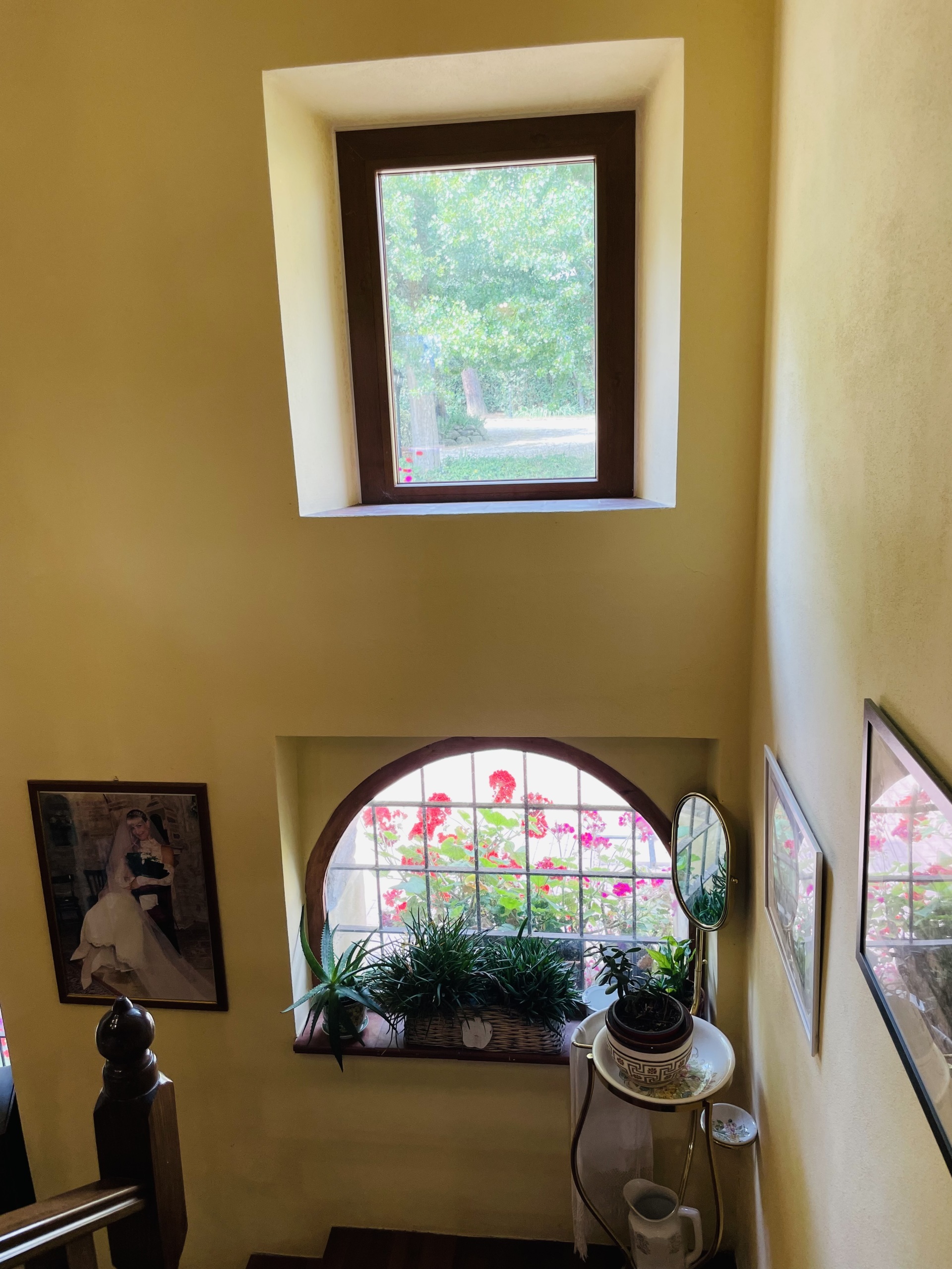 Villa con giardino in via chiaravallese, Osimo