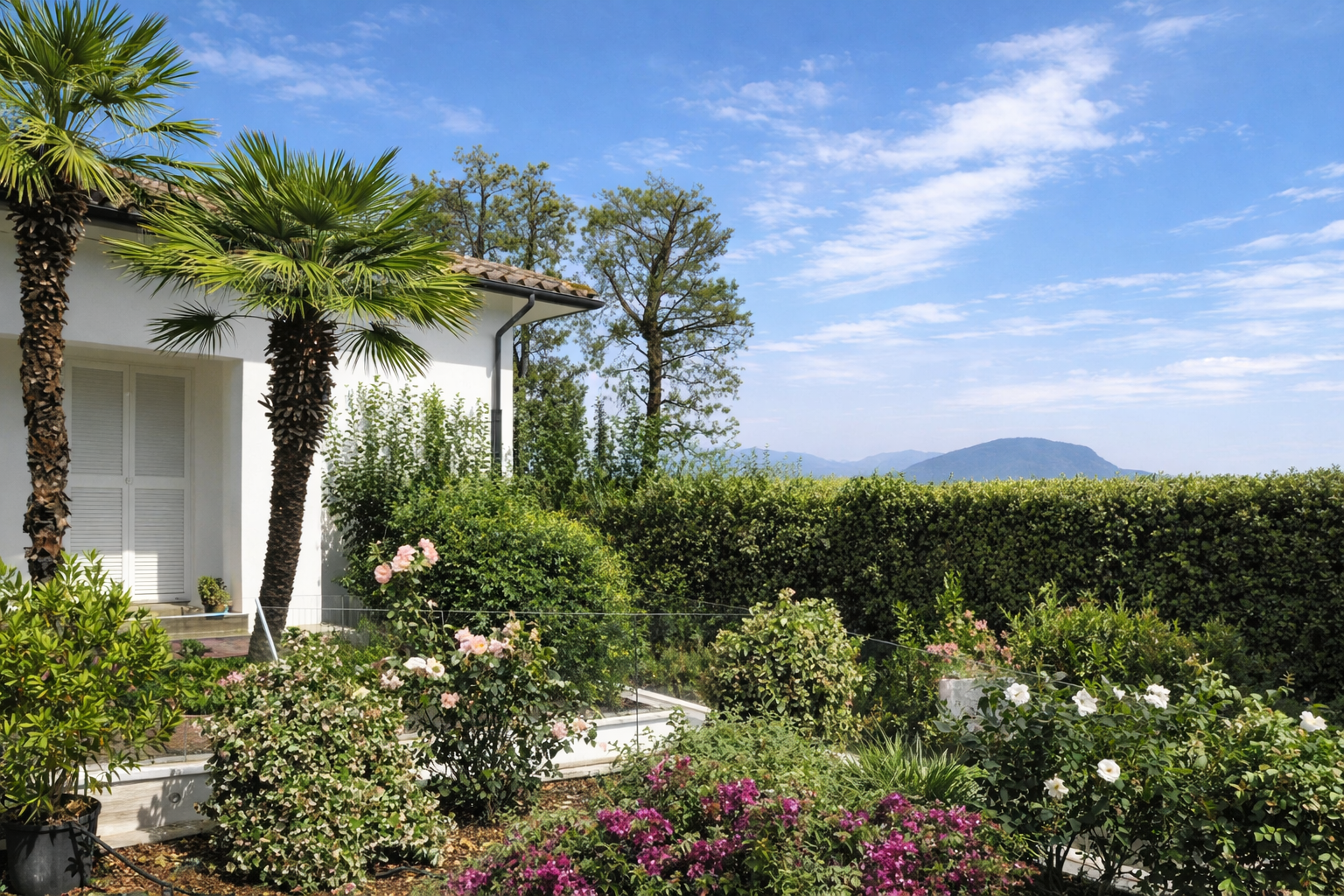 Villa con giardino in via ischia, Numana