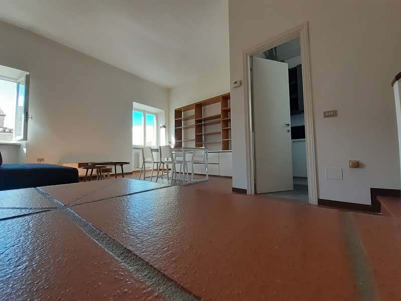 Trilocale con terrazzo in via giacomo matteotti 7, Ancona