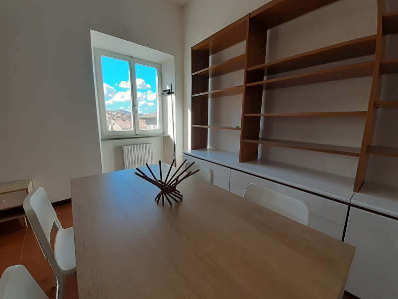 Trilocale con terrazzo in via giacomo matteotti 7, Ancona
