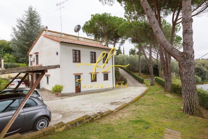 Villa con giardino a Montescudaio