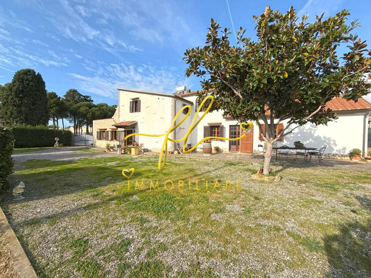 Casa indipendente con giardino a Cecina