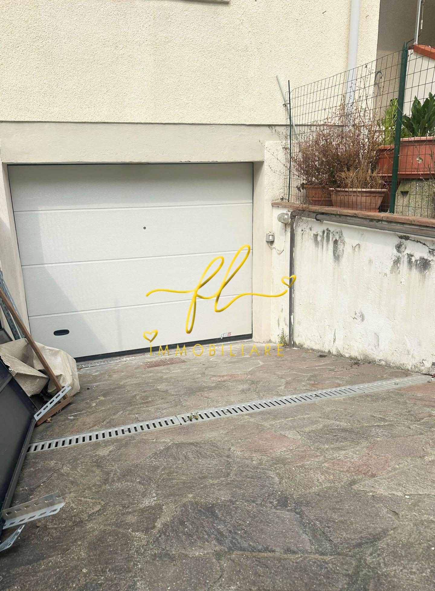 Box/Garage 36mq in vendita, Cecina palazzaccio