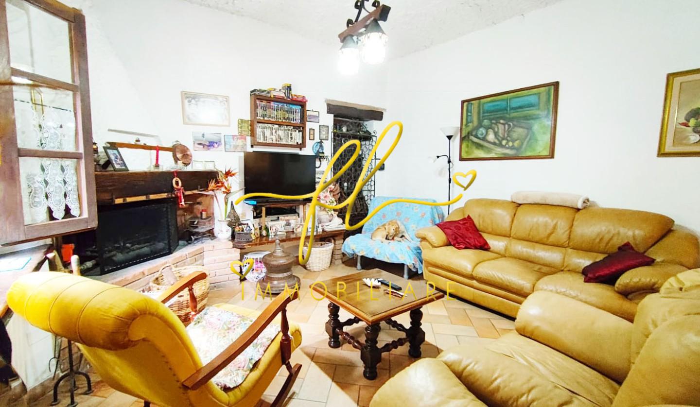 Rustico con giardino a San Vincenzo