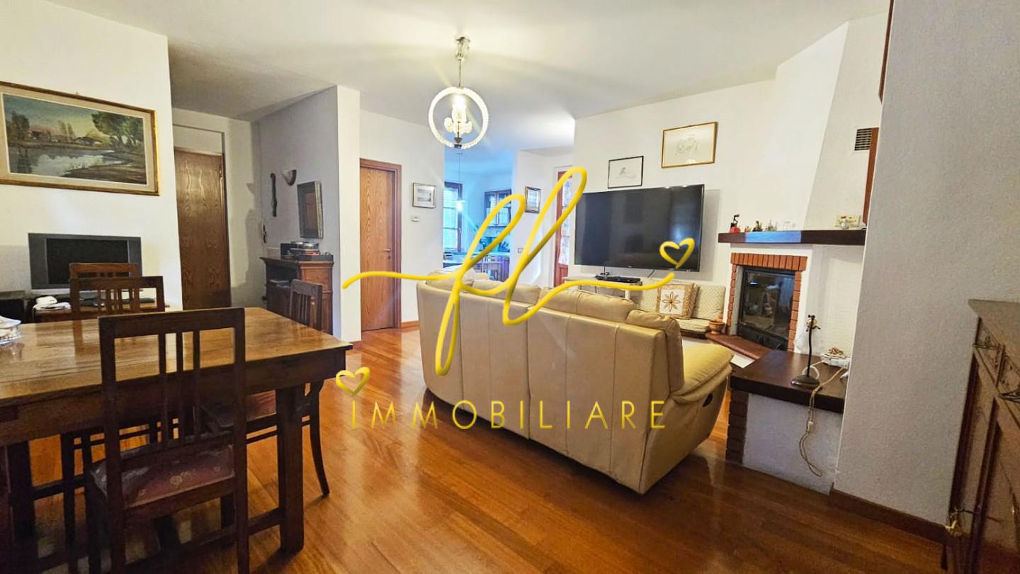 Villa Bifamiliare con giardino a Rosignano Marittimo