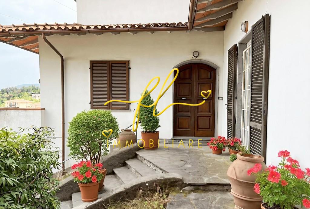 Villa con giardino a Castelnuovo di Val di Cecina