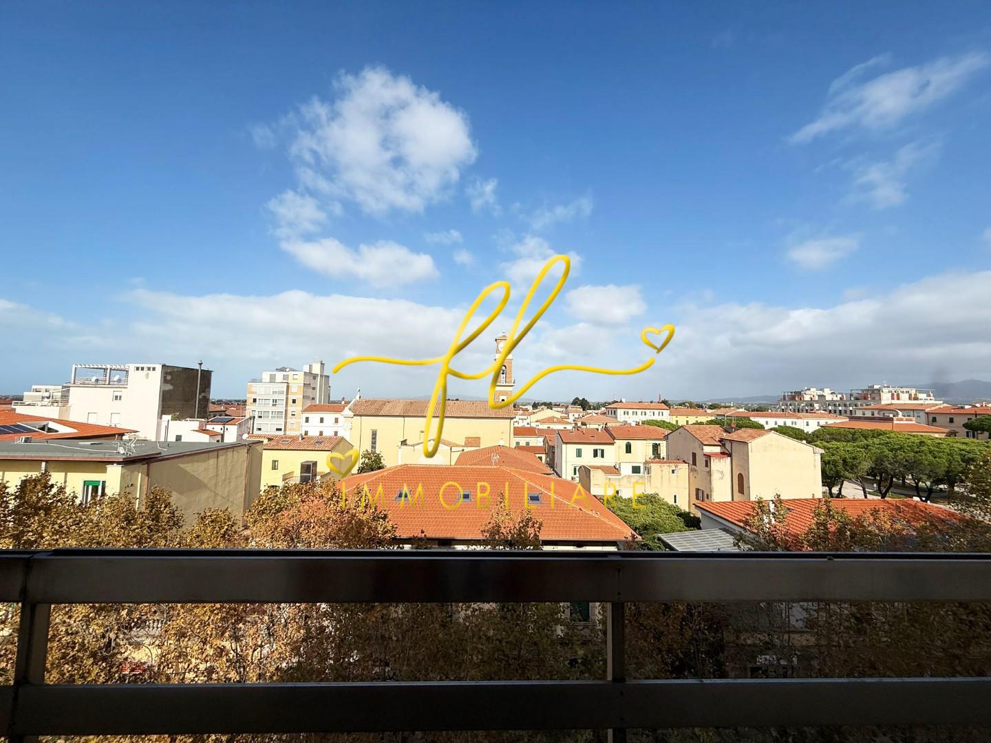 Appartamento con terrazzi a Cecina