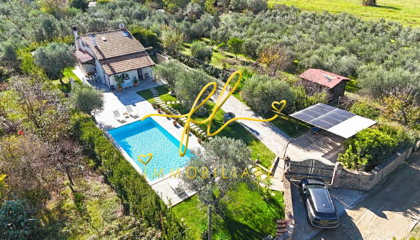 Villa con giardino, Cecina collemezzano alto