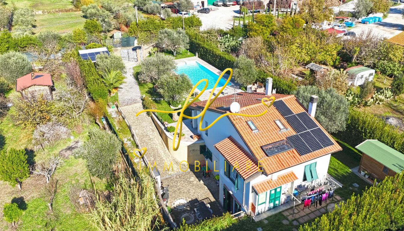 Villa con giardino, Cecina collemezzano alto