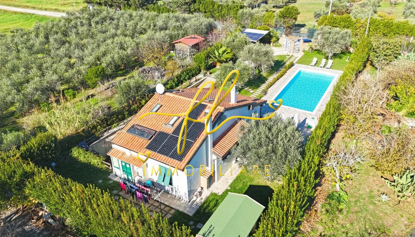 Villa con giardino, Cecina collemezzano alto