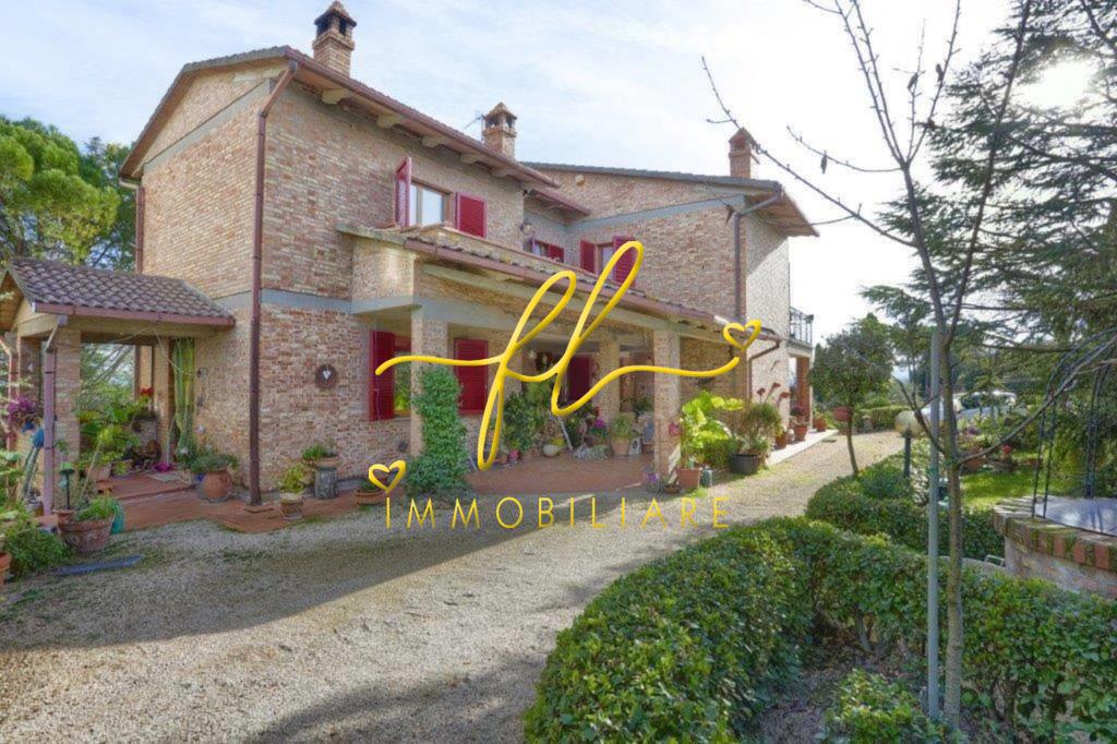 Villa con giardino a Casole d'Elsa