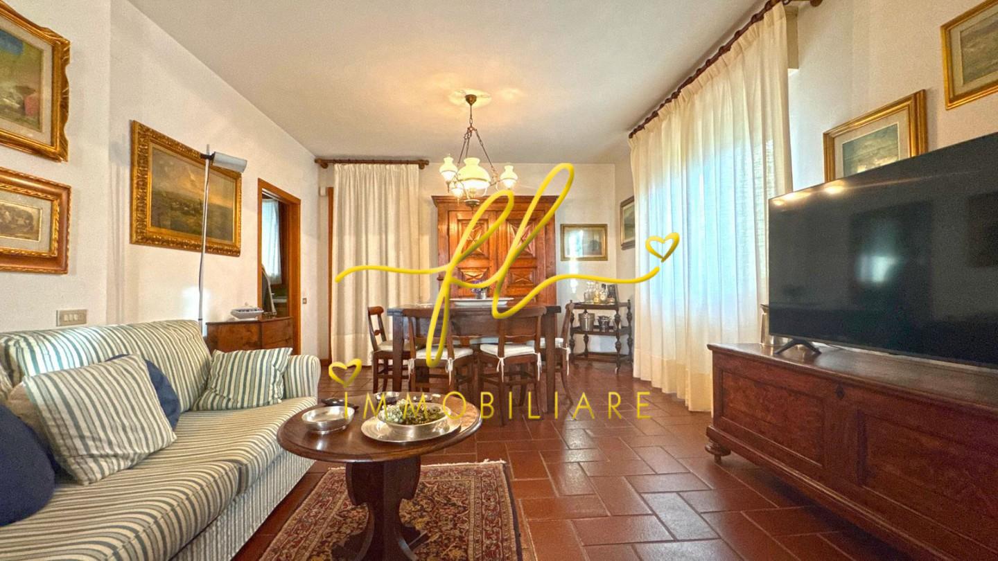 Villa con giardino, Cecina palazzaccio