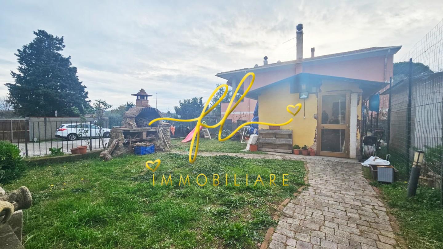 Trilocale con giardino, Castellina Marittima le badie