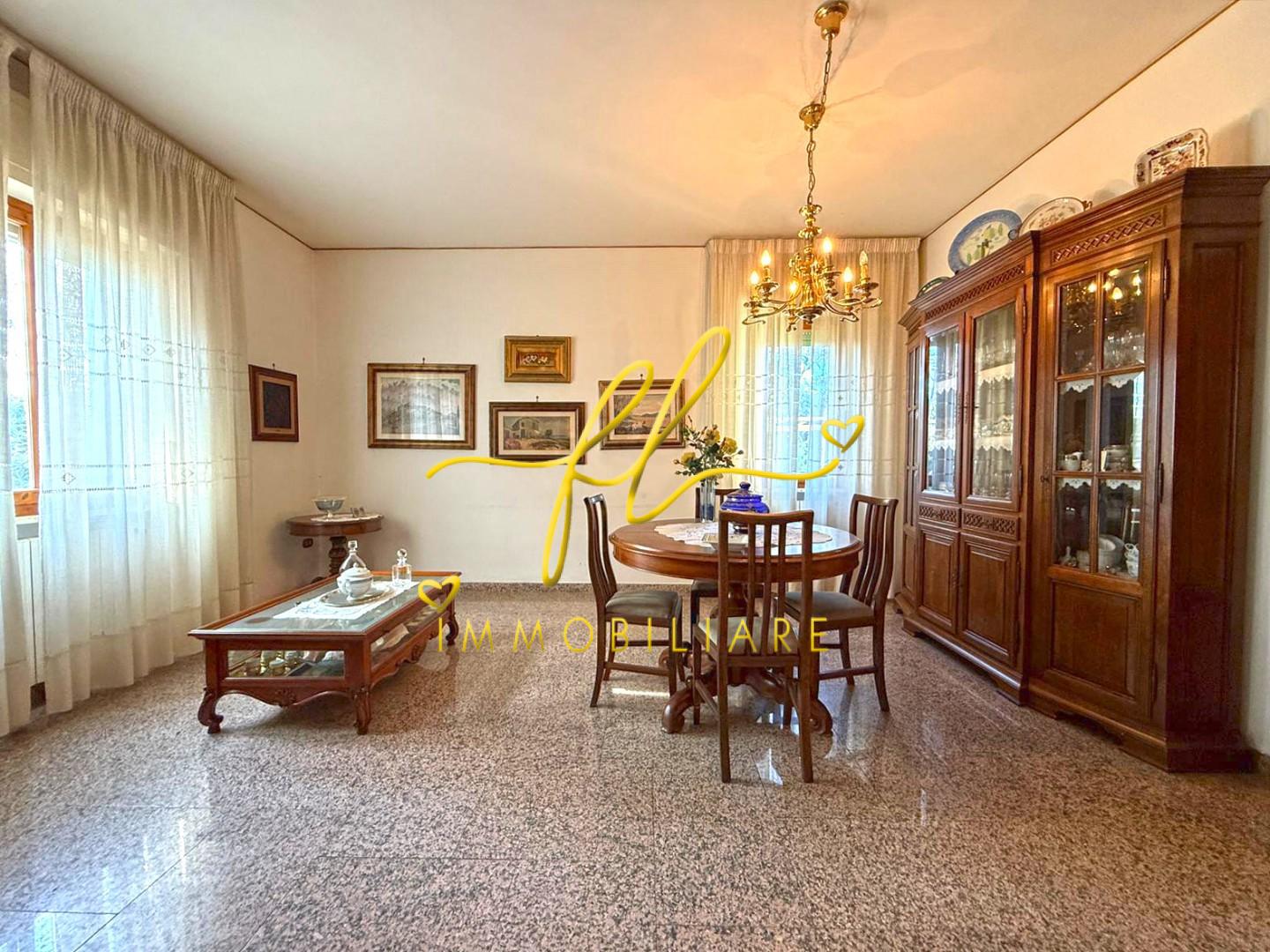 Casa indipendente con giardino, Cecina casine