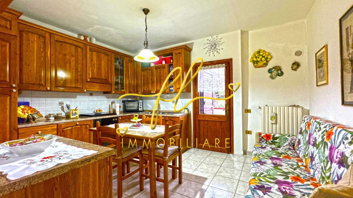 Casa indipendente con terrazzo, Cecina palazzaccio