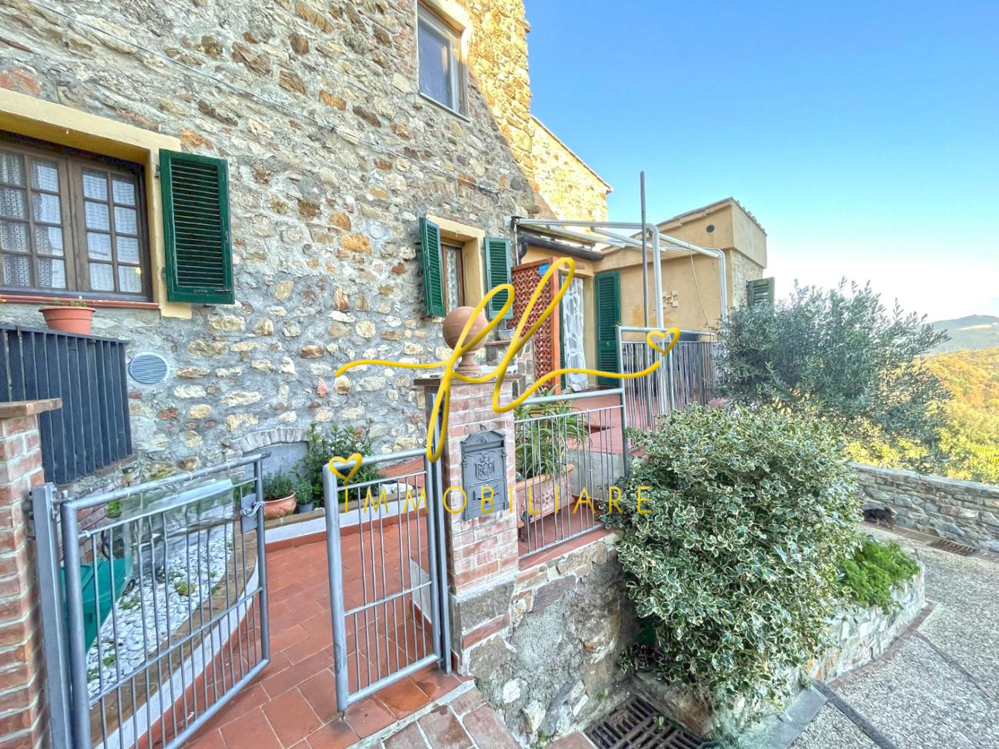 casa indipendente in vendita a Pomarance in zona Montecerboli