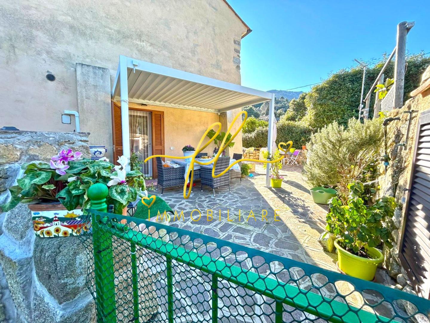 Monolocale con giardino a Marciana