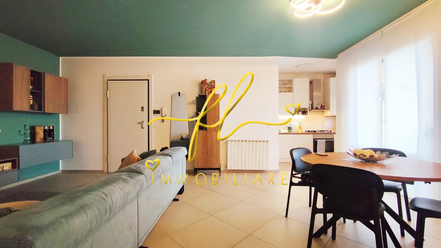 Trilocale con terrazzo a Cecina