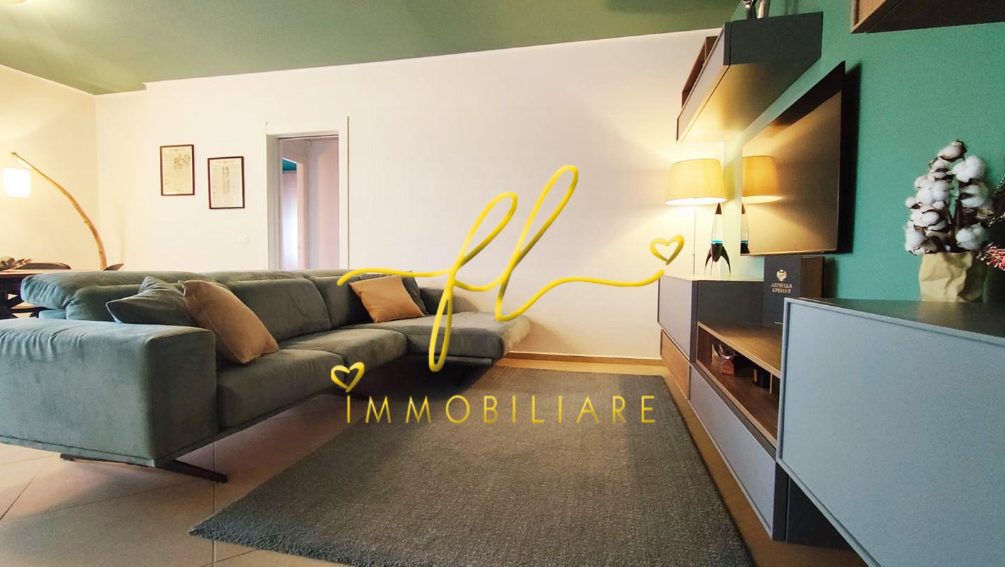 Trilocale con terrazzo a Cecina