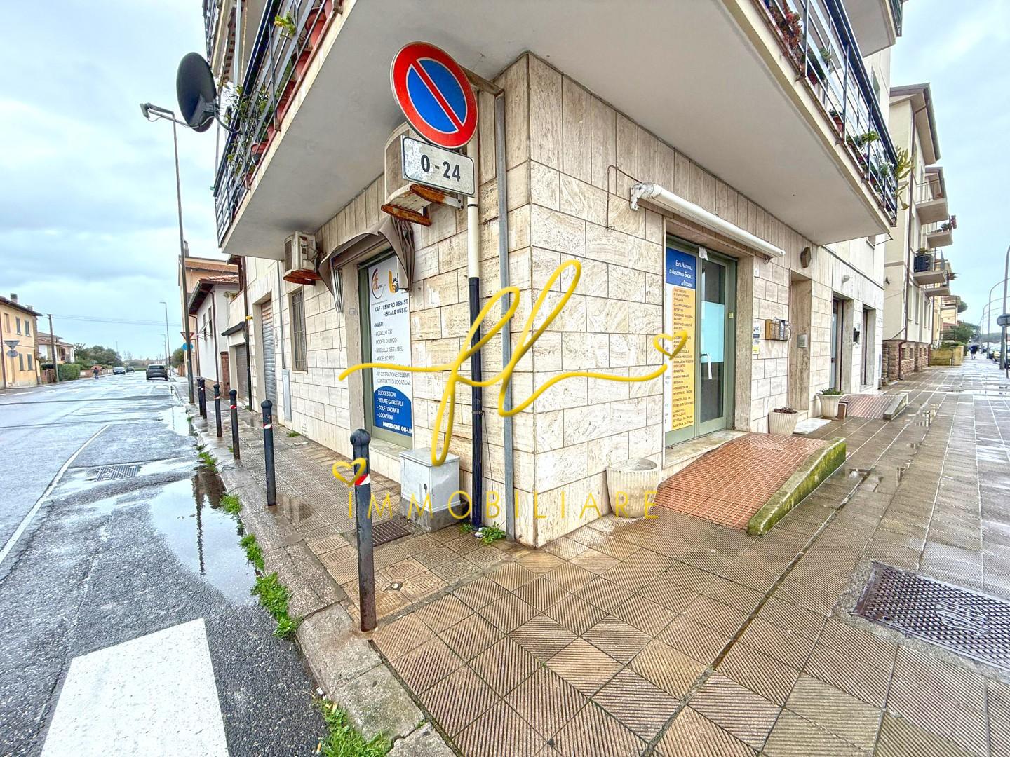 Locale commerciale in affitto, Cecina san pietro in palazzi