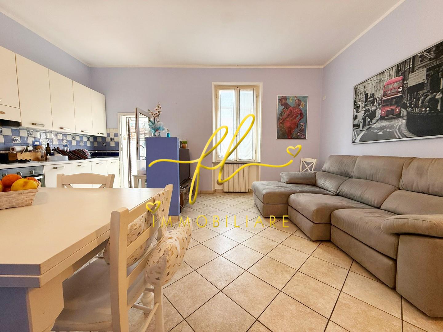 Bilocale con terrazzo a Cecina