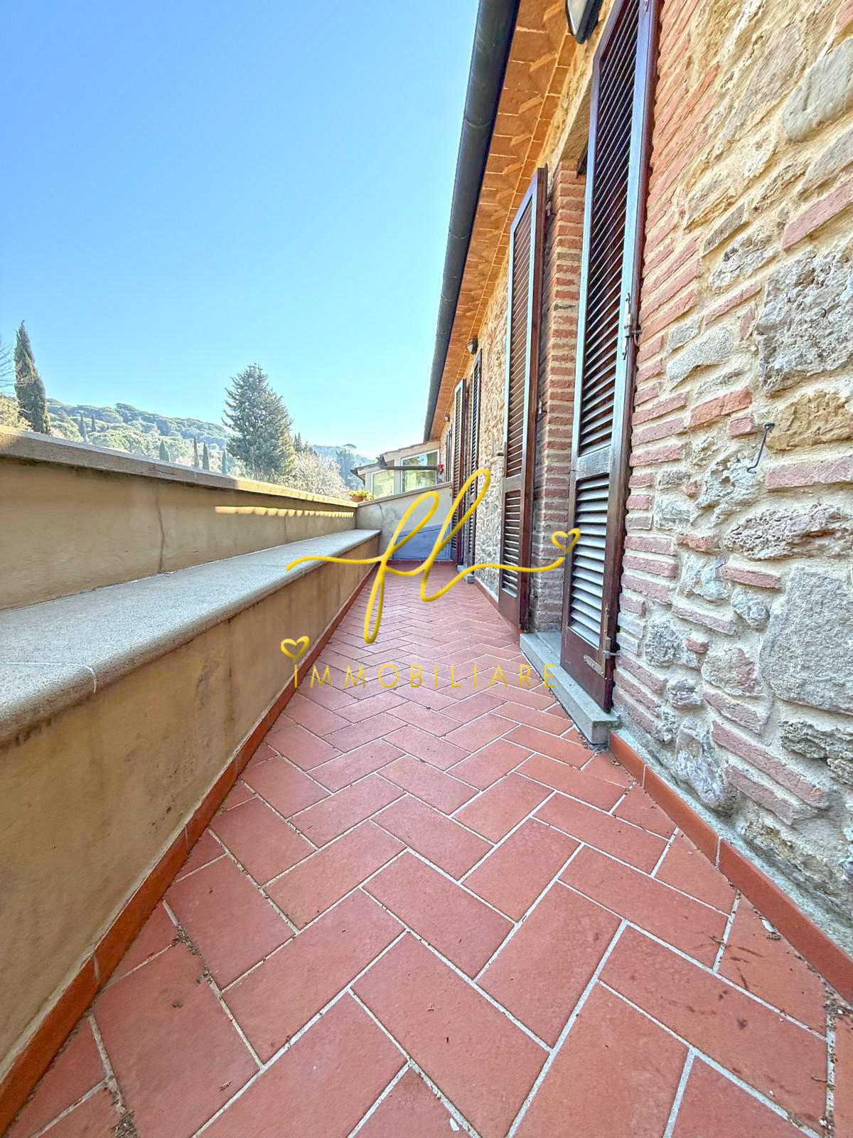 Trilocale con giardino a Riparbella