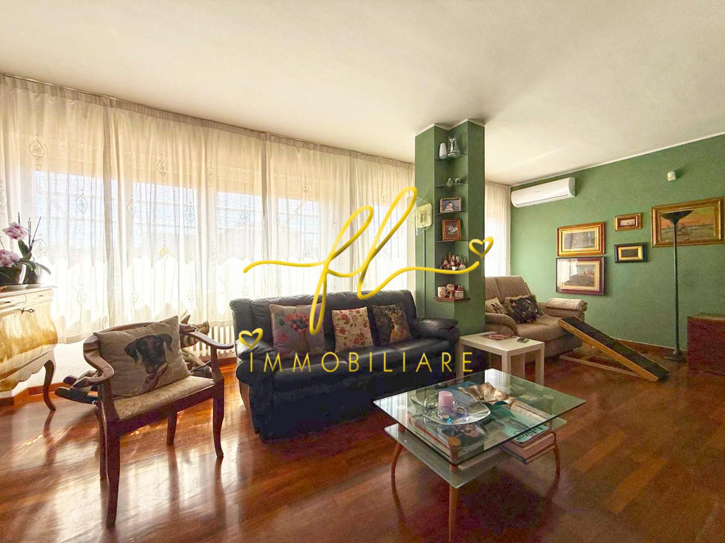 Appartamento con terrazzo a Cecina