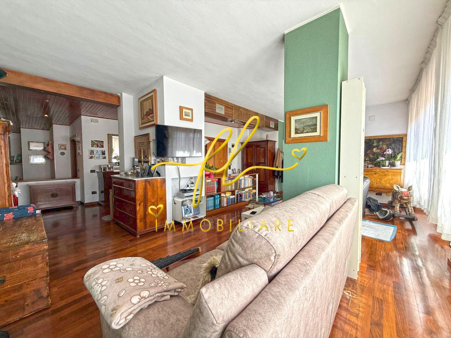 Appartamento con terrazzo a Cecina