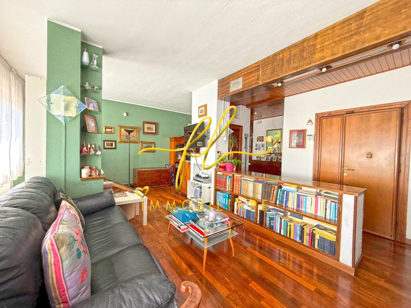 Appartamento con terrazzo a Cecina