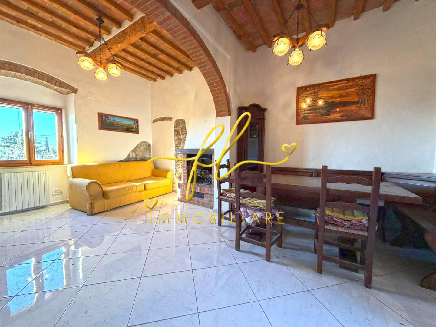 Casa indipendente con giardino a Castellina Marittima