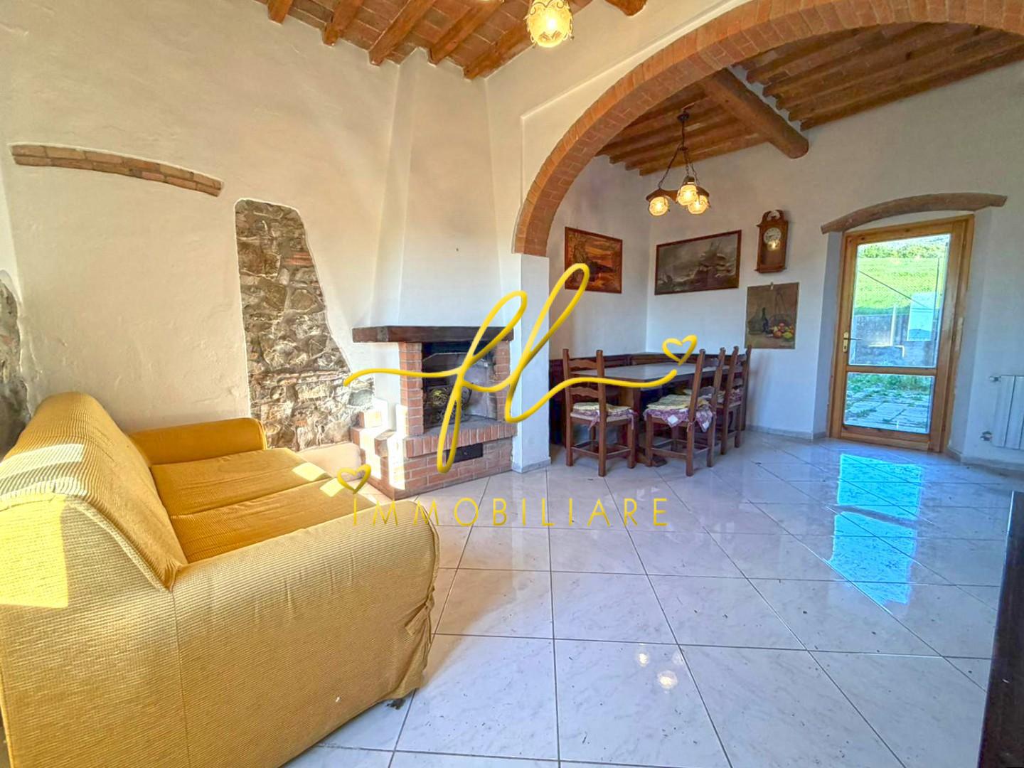 Casa indipendente con giardino a Castellina Marittima