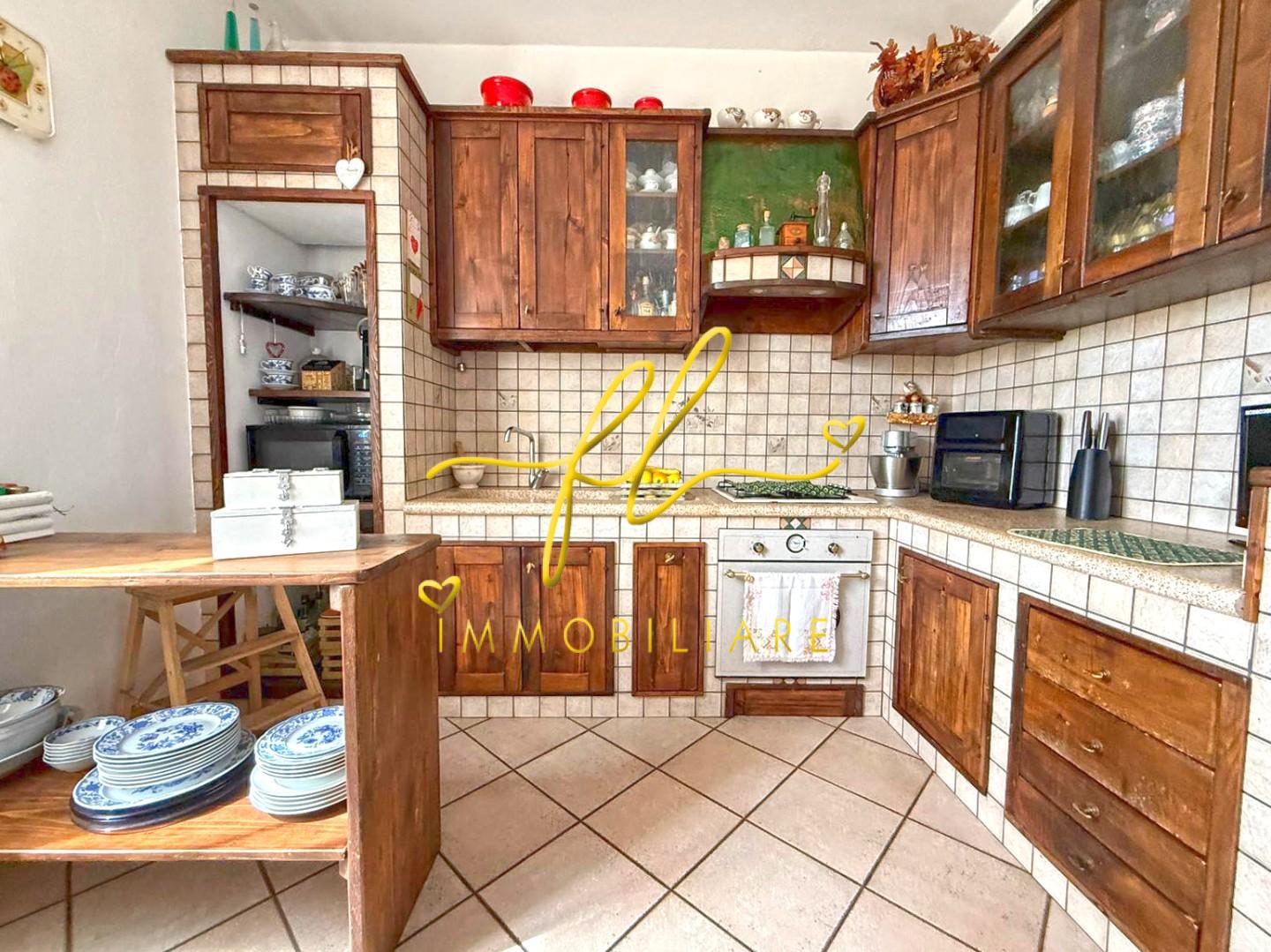 Trilocale in vendita, Cecina palazzaccio