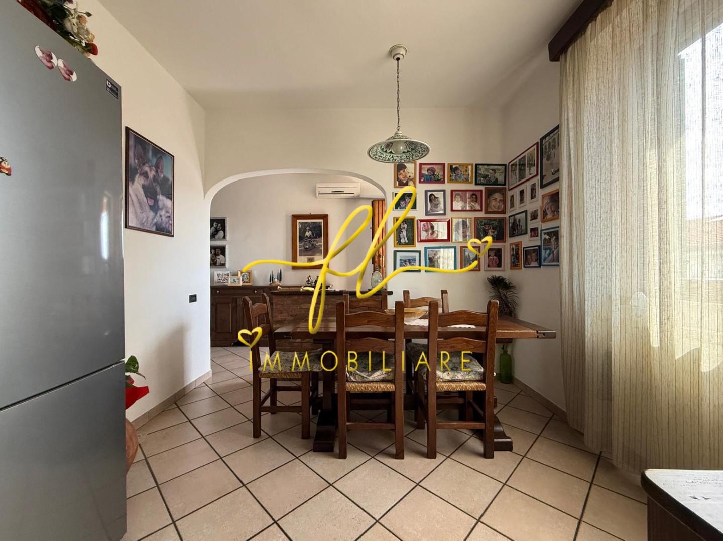 Trilocale in vendita, Cecina palazzaccio