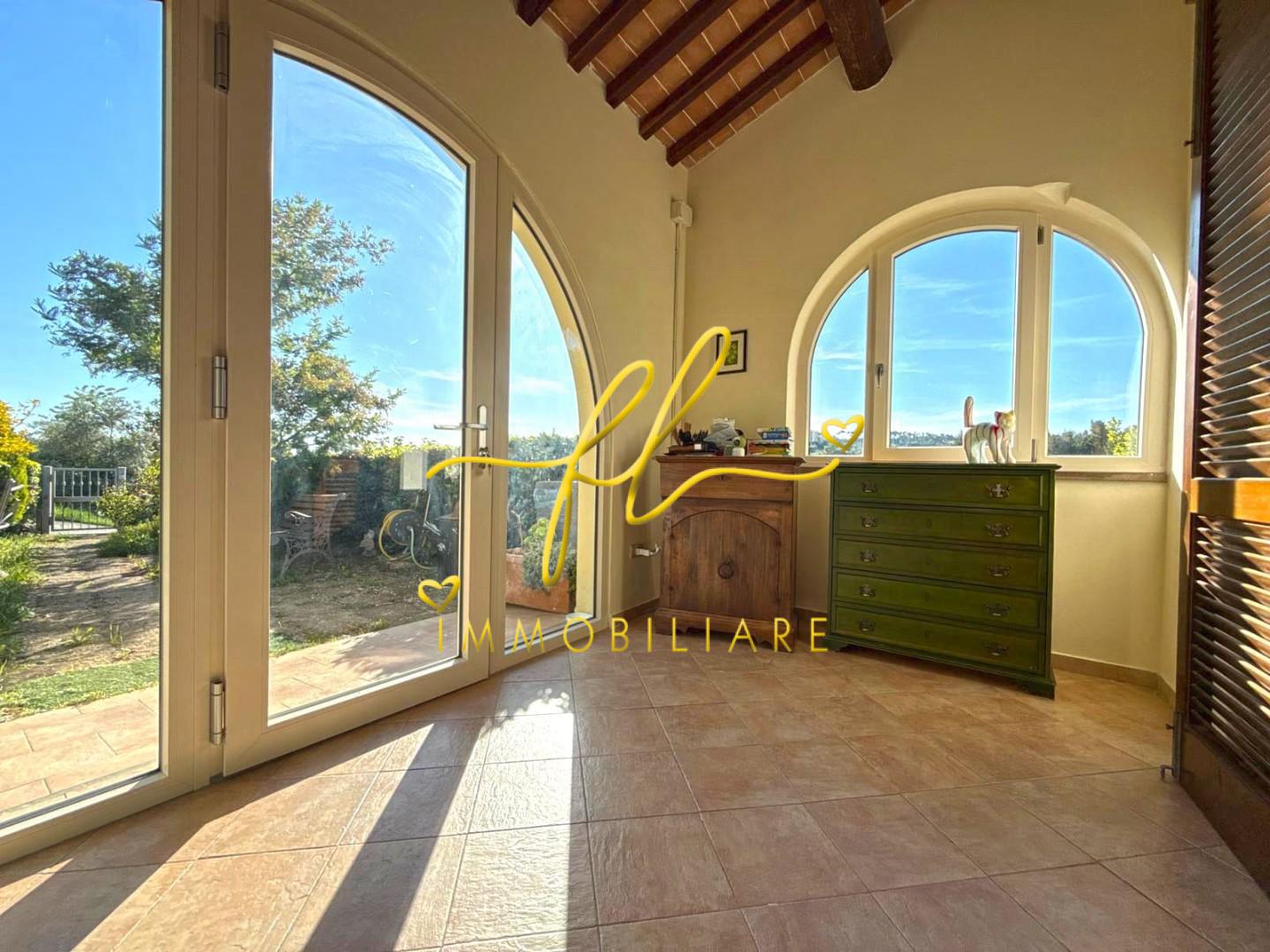 Villa con giardino a Riparbella