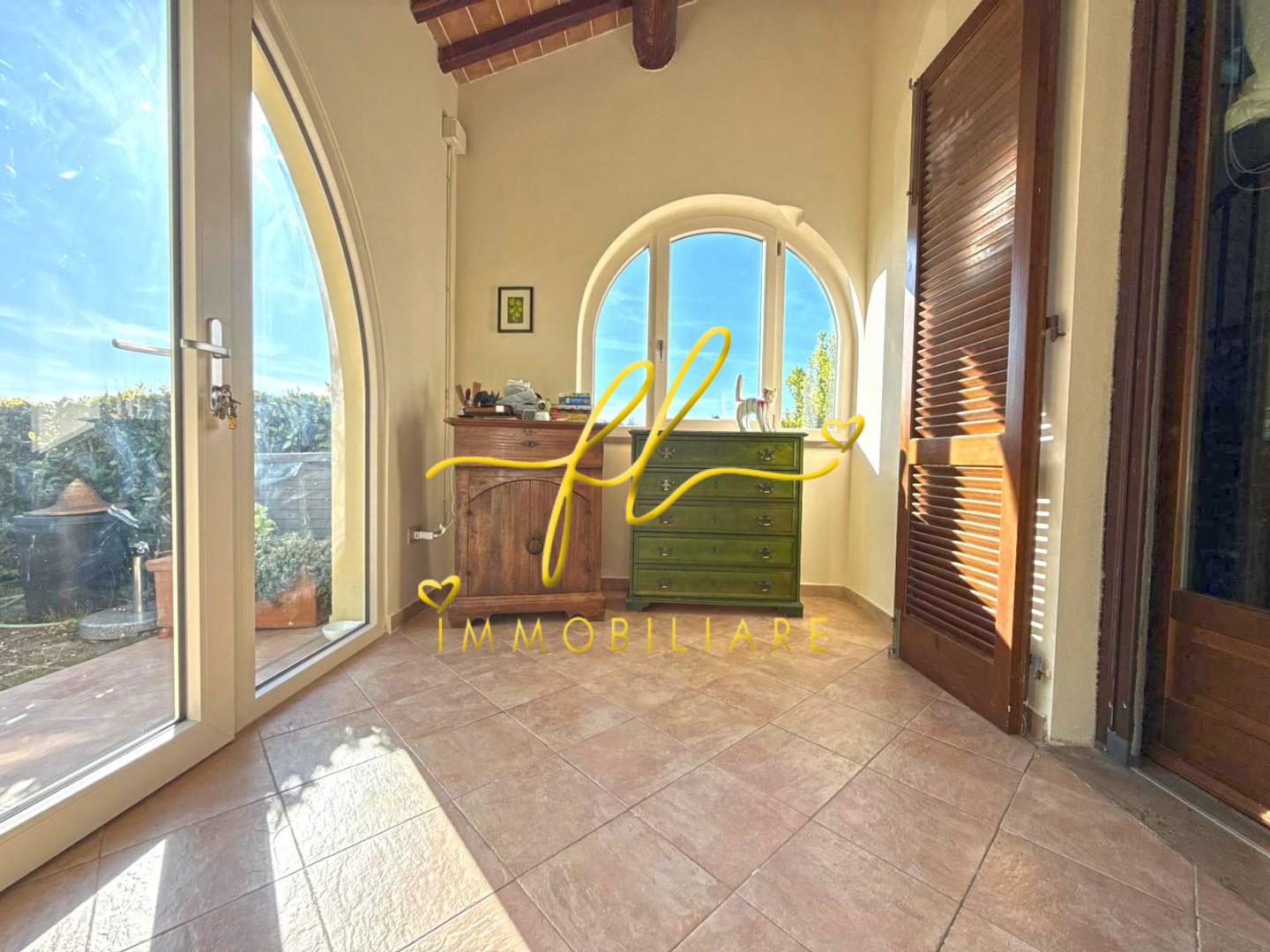 Villa con giardino a Riparbella