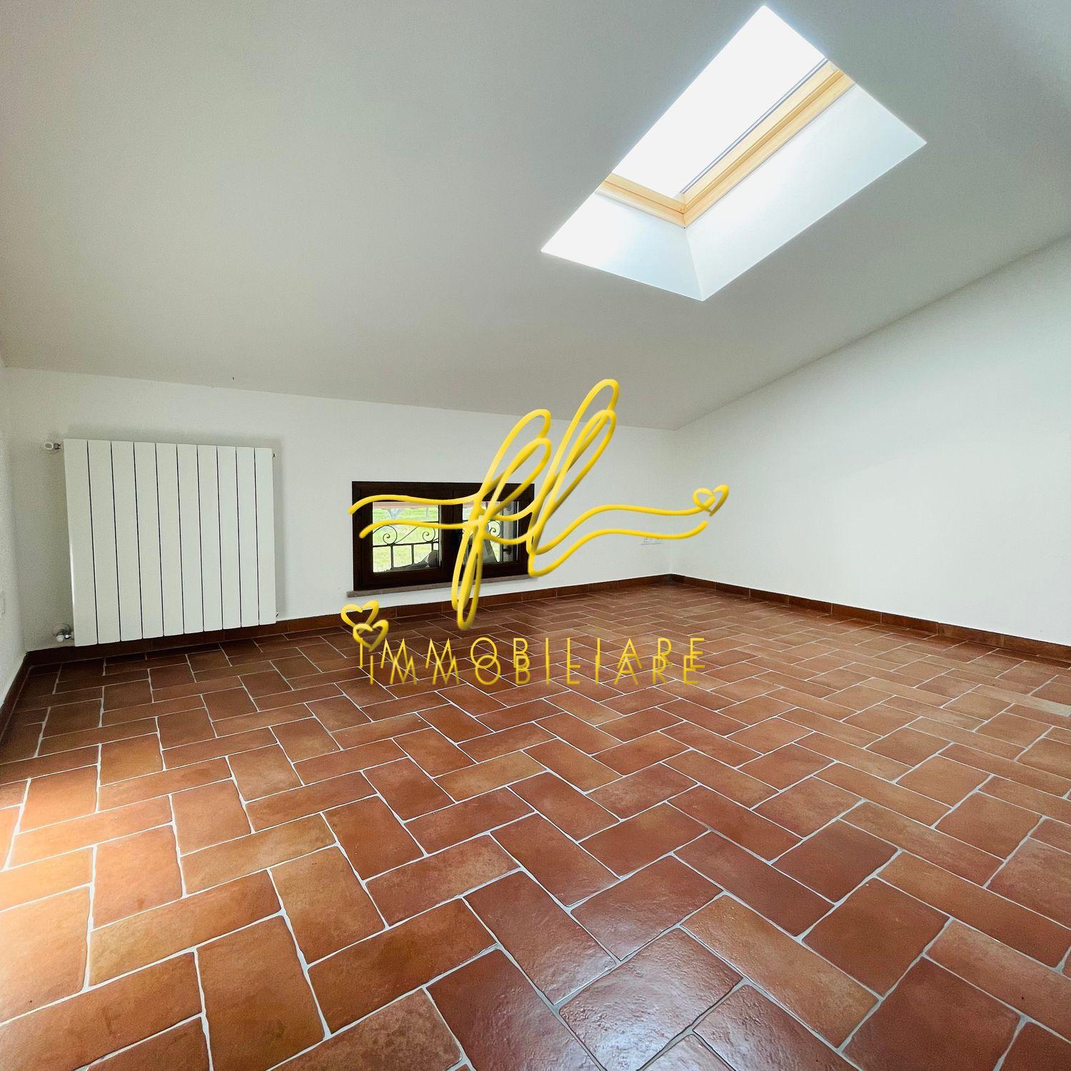 Casa indipendente con giardino, Cecina paratino