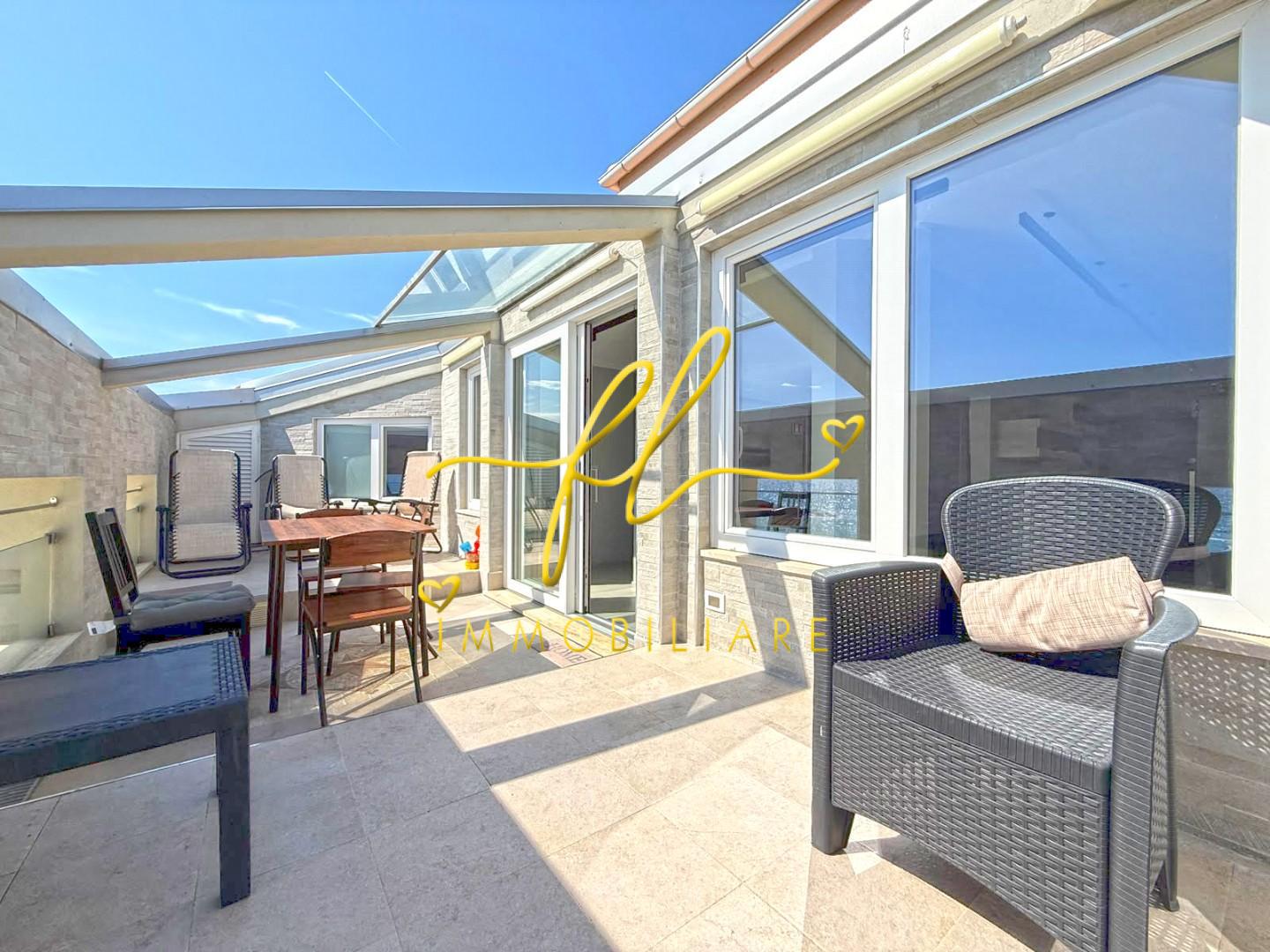 Attico con terrazzo, Cecina marina