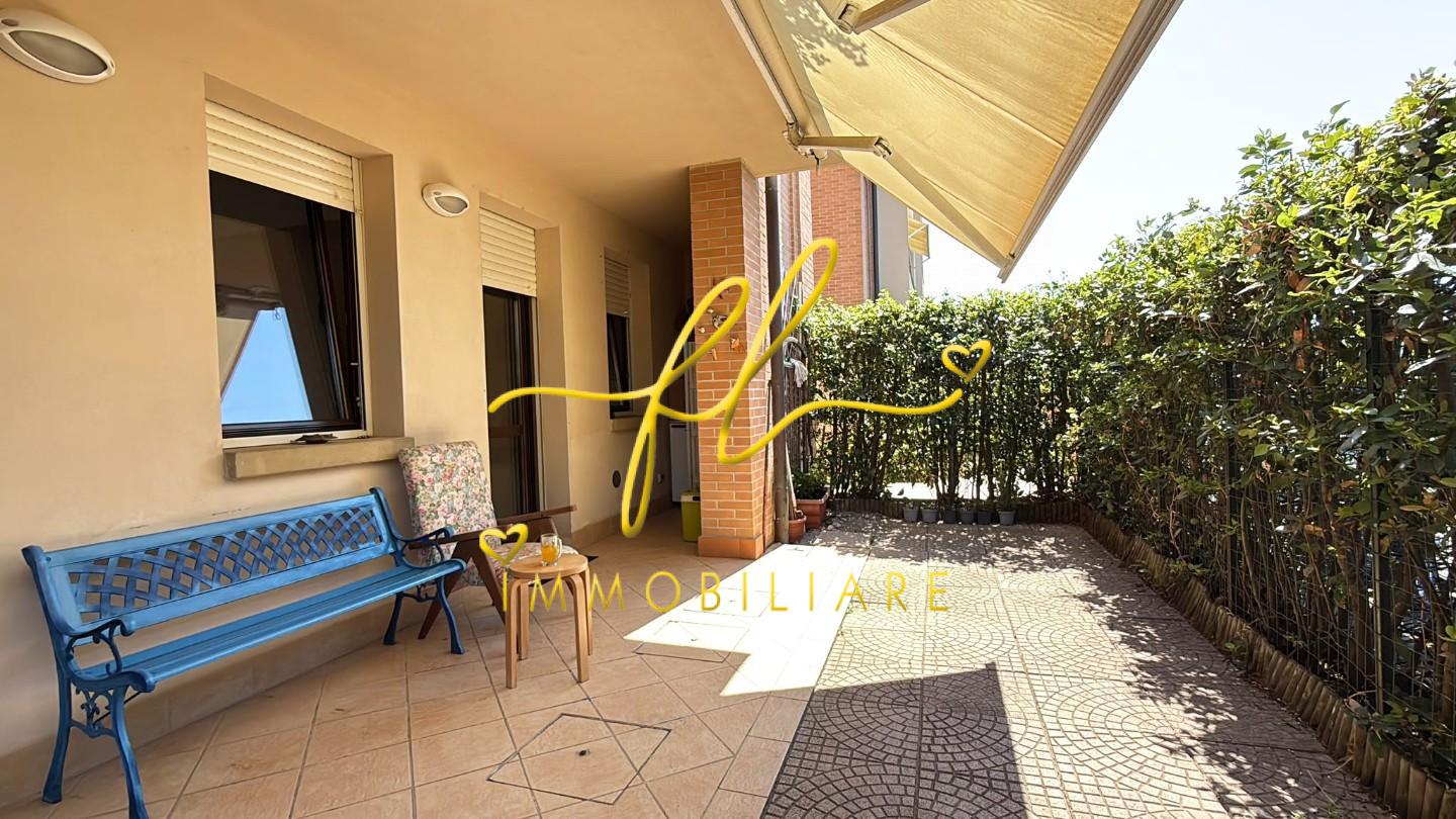 Trilocale con giardino, Cecina marina