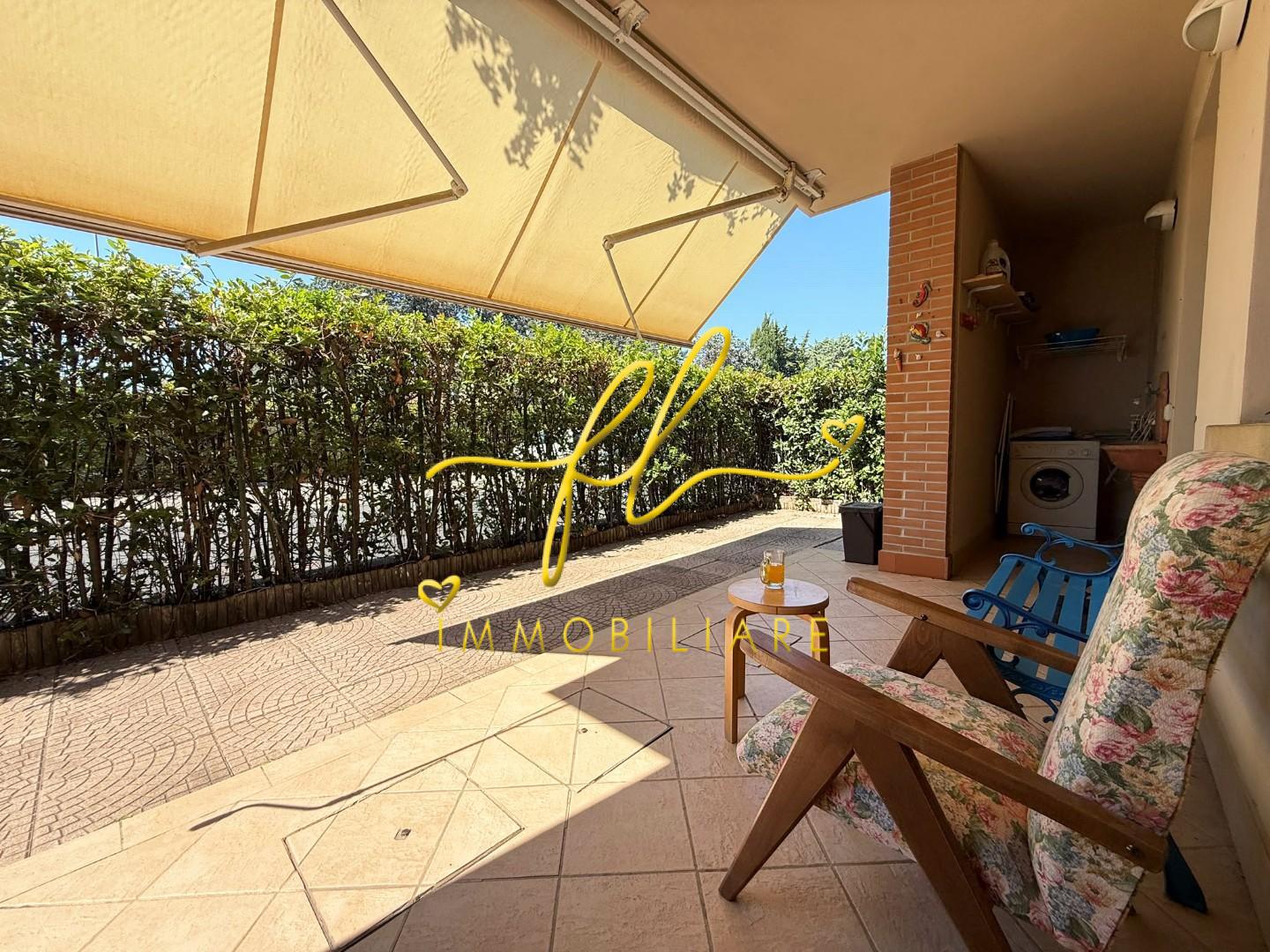 Trilocale con giardino, Cecina marina