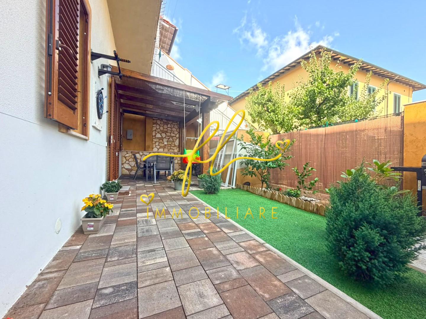 Appartamento con giardino a Cecina