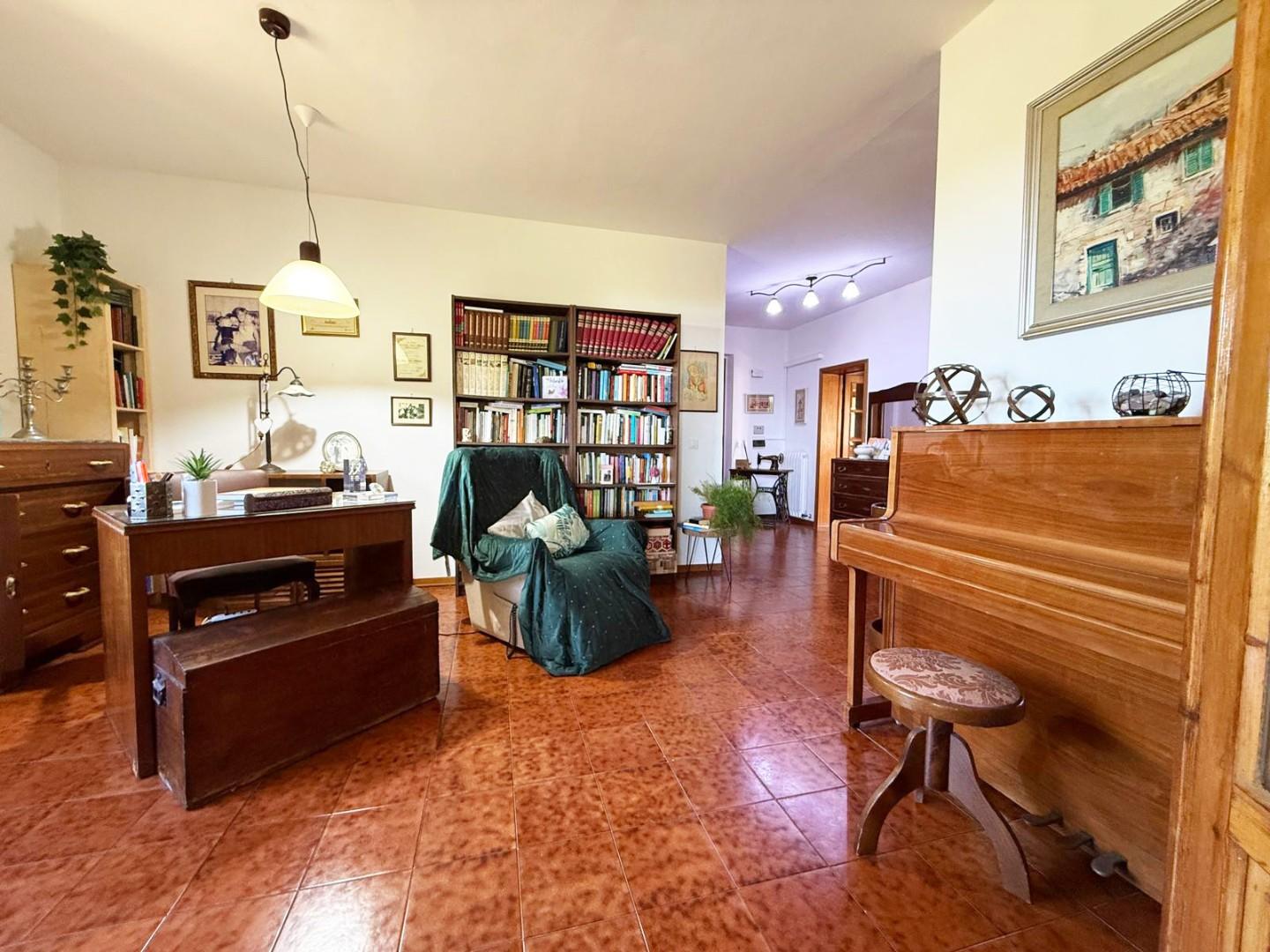 Villa con giardino a Casale Marittimo