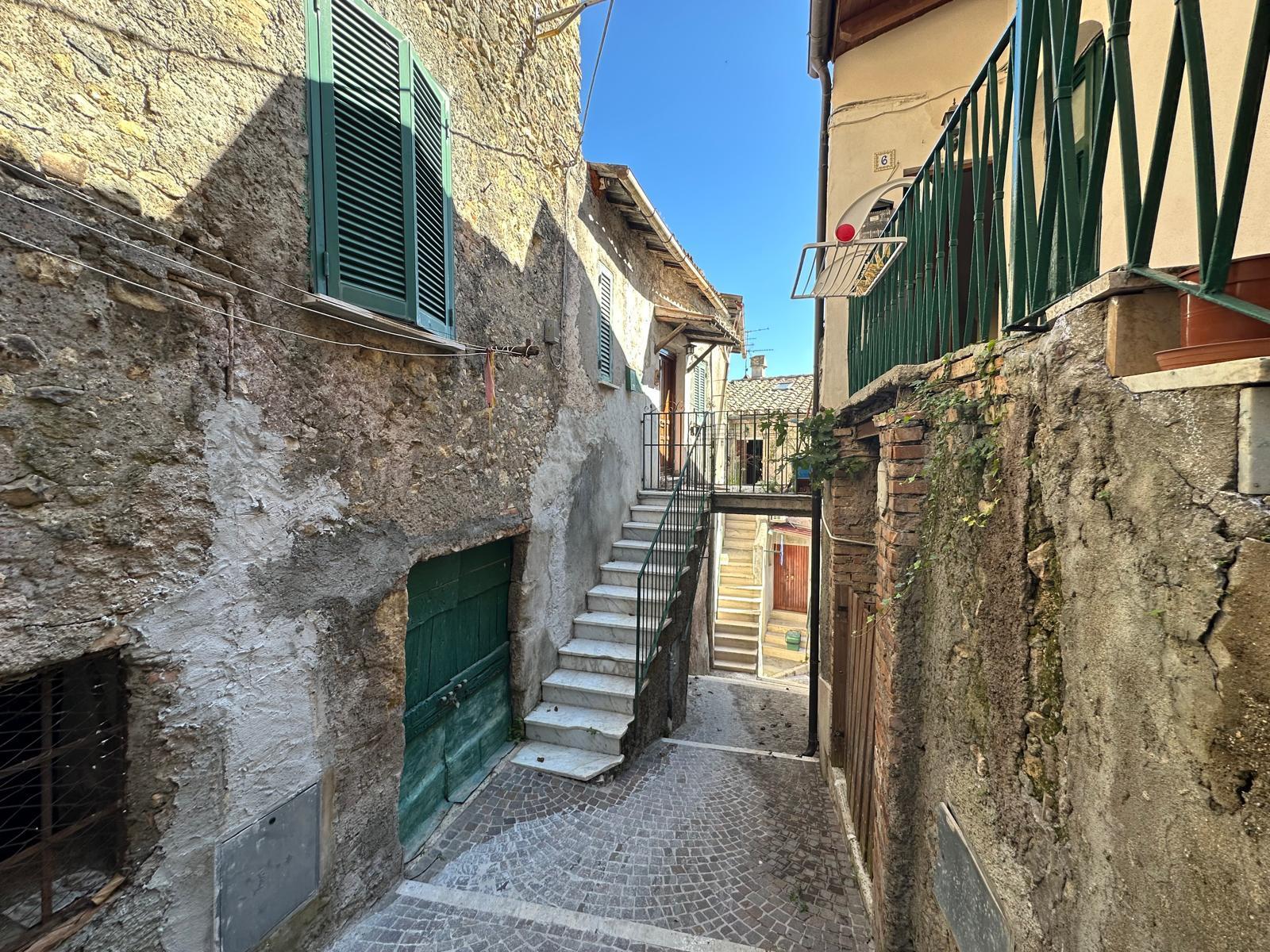 Appartamento con terrazzo in via aurelio saffi 11, Civitella San Paolo